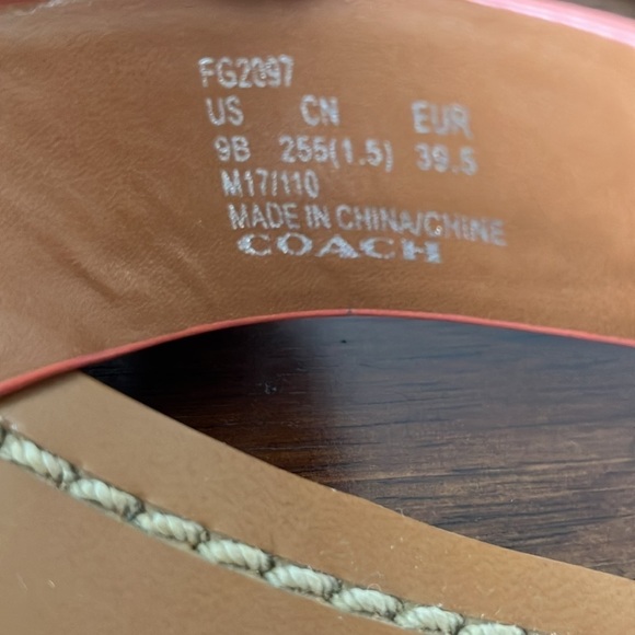 Coach: Ellis (FG 2097) Leather Slip On Thong Flip Flop- Silver Tone Heart- 9 - Picture 2 of 16